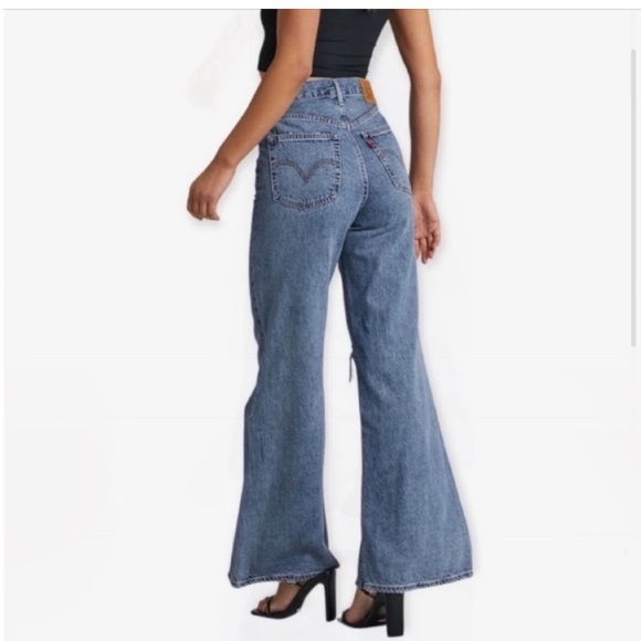 Levi’s High Loose Flare Jeans - Picture 4 of 6
